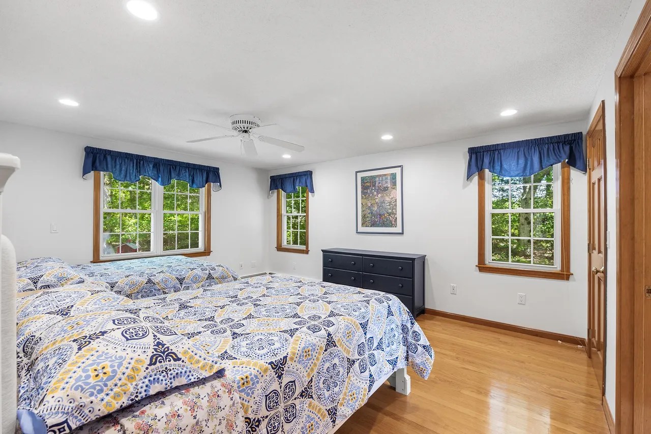 For Sale 214 Quaker Rd, Falmouth, MA 02540