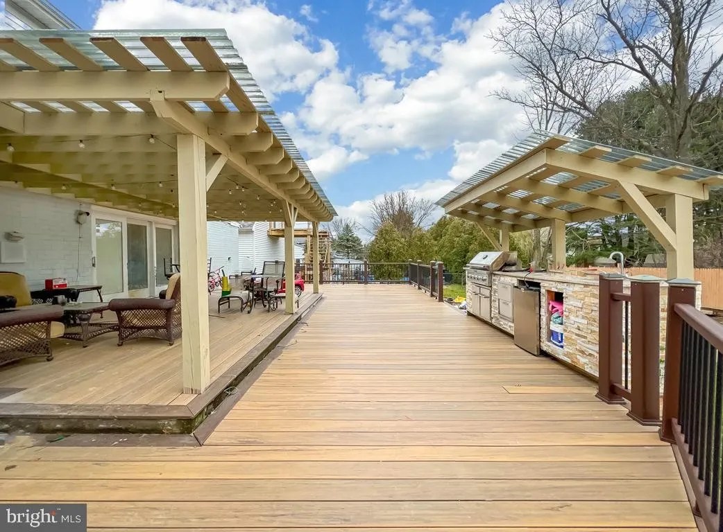 3549 Meadowlark Dr, Huntingdon Valley, PA 19006
