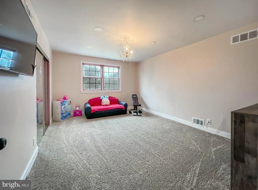 3549 Meadowlark Dr, Huntingdon Valley, PA 19006