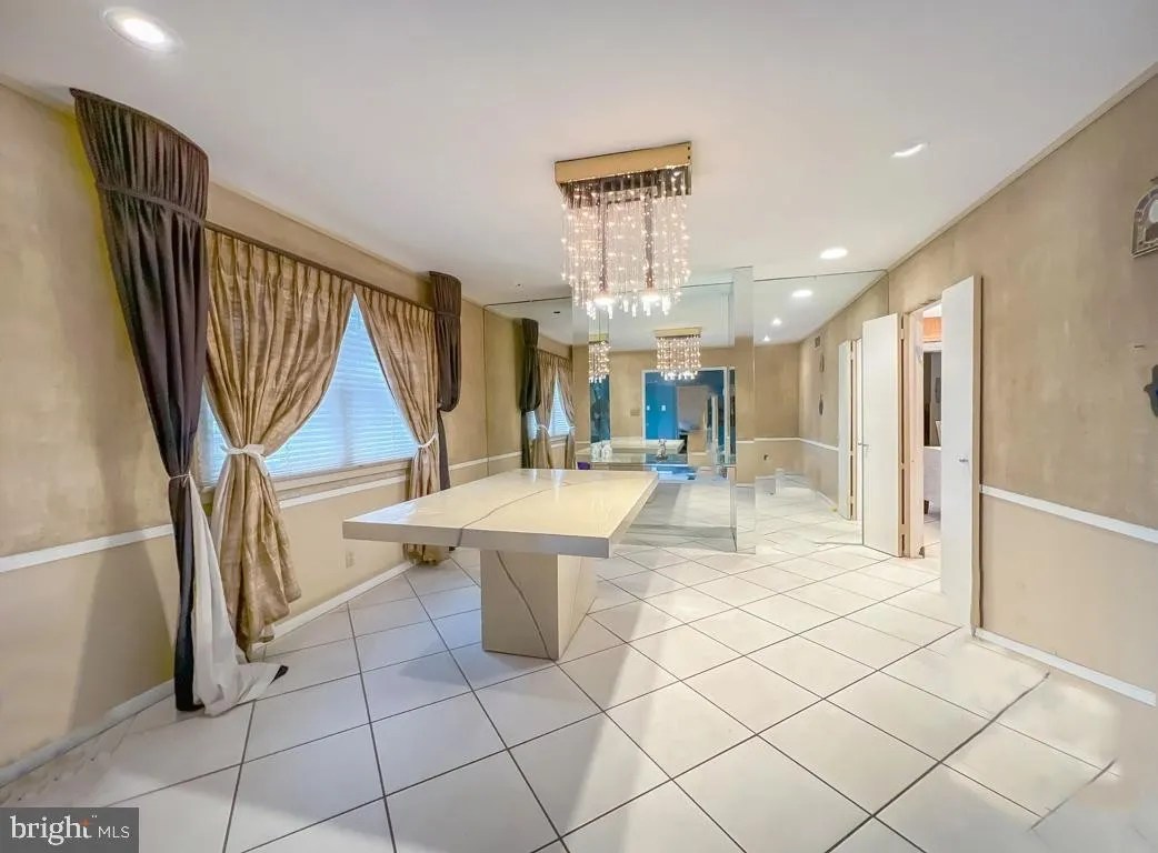 3549 Meadowlark Dr, Huntingdon Valley, PA 19006