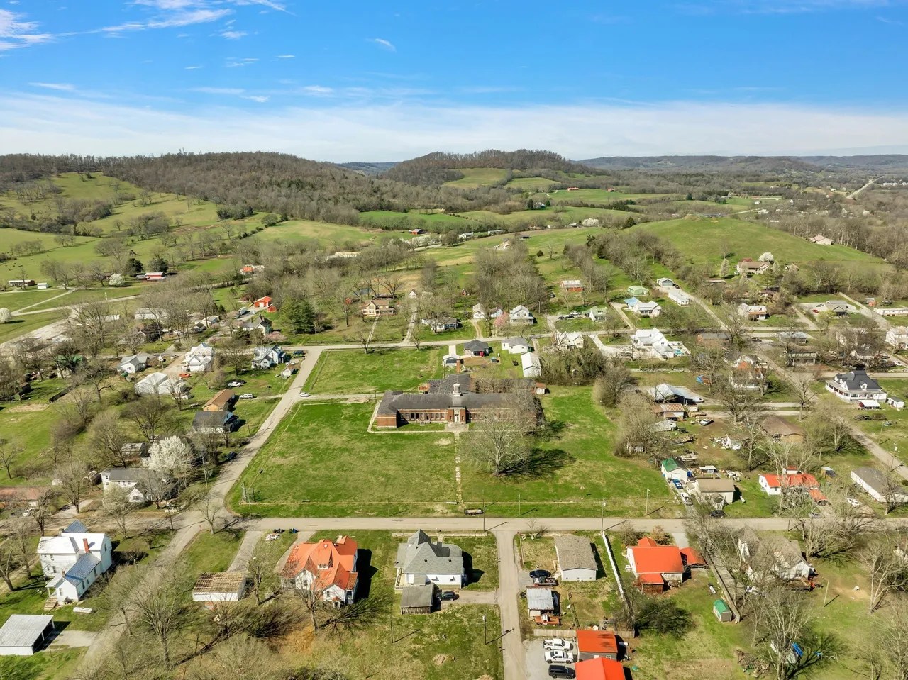 205 Town St, Petersburg, TN 37144