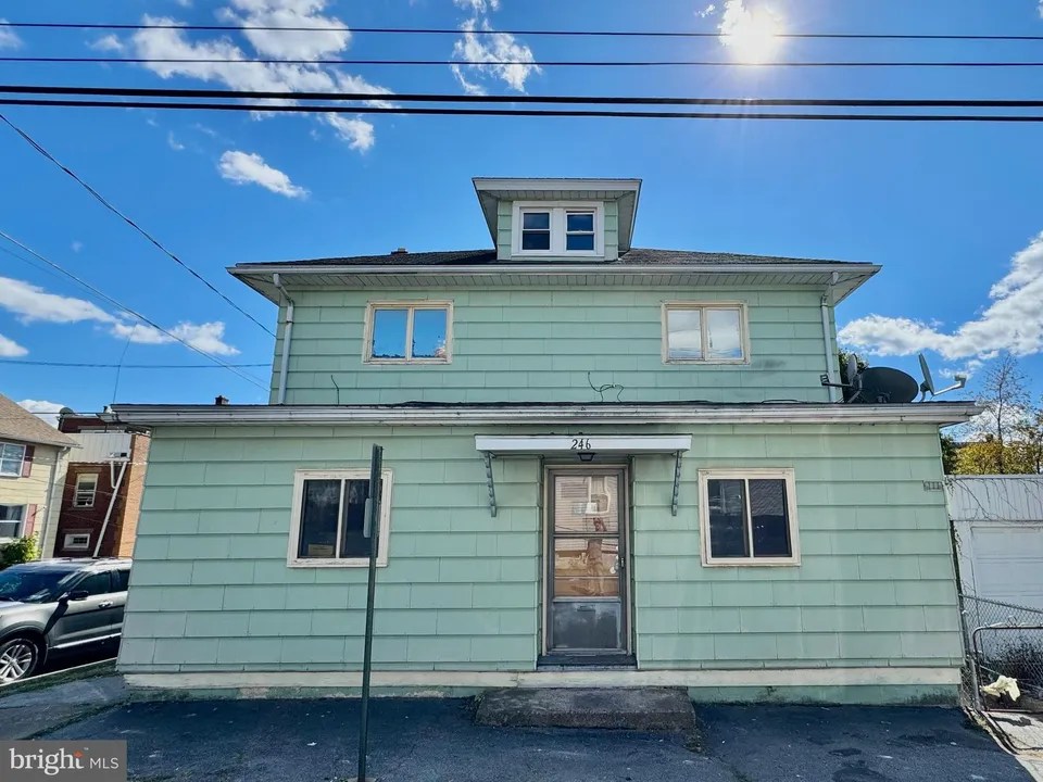 246 E 1st St, Hazleton, PA 18201 139,900