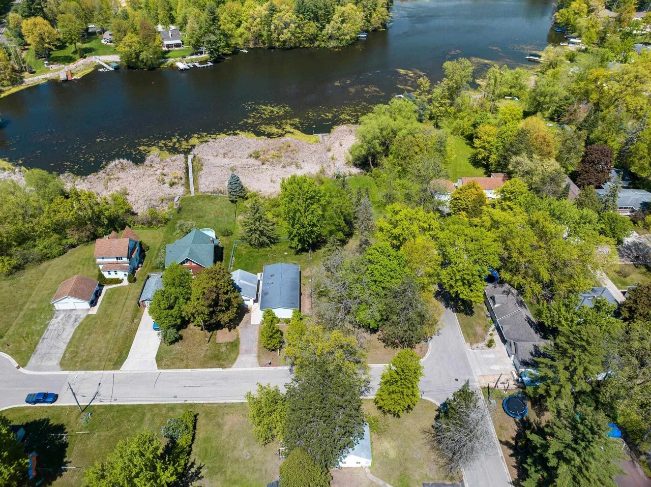 For Sale 715 Oak St, Shawano, WI 54166