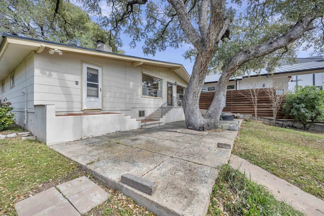 4302 River Oaks Dr, Kingsland, TX 78639