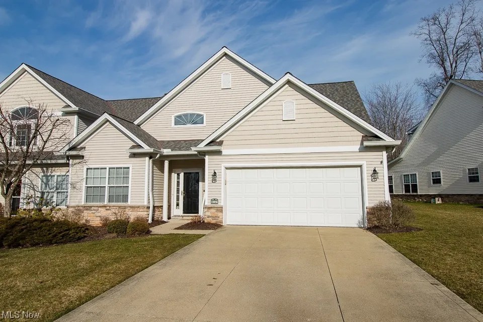 11086 Quail Hollow Dr, Concord, OH 44077