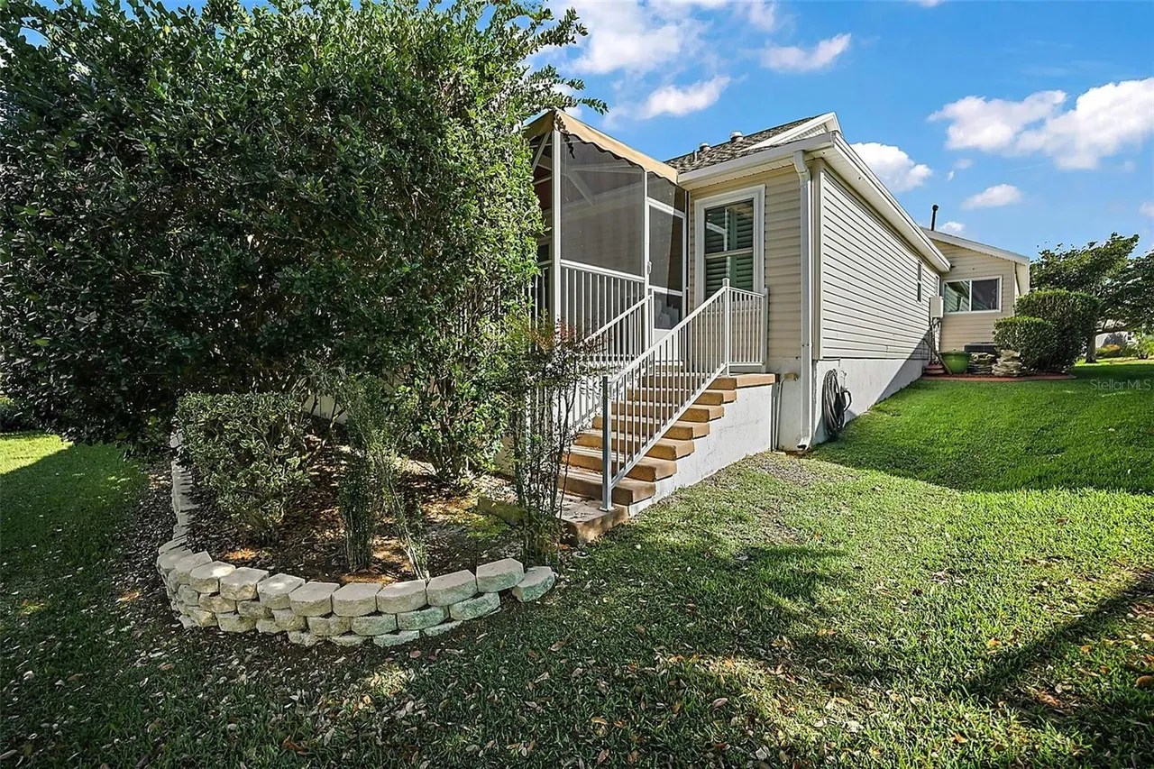 For Sale 17566 SE 81st Parnassus Ct, The Villages, FL 32162