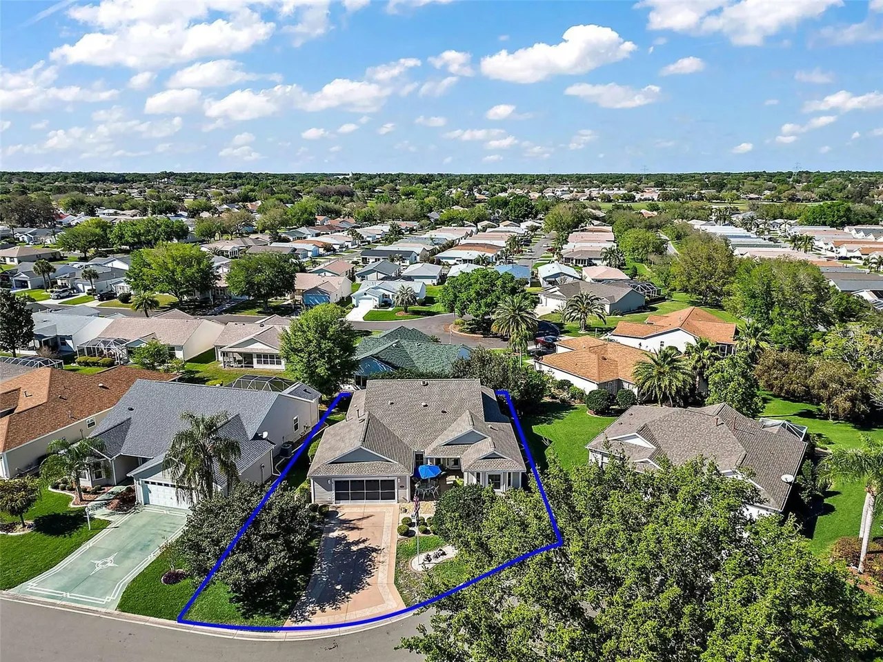 For Sale 17566 SE 81st Parnassus Ct, The Villages, FL 32162