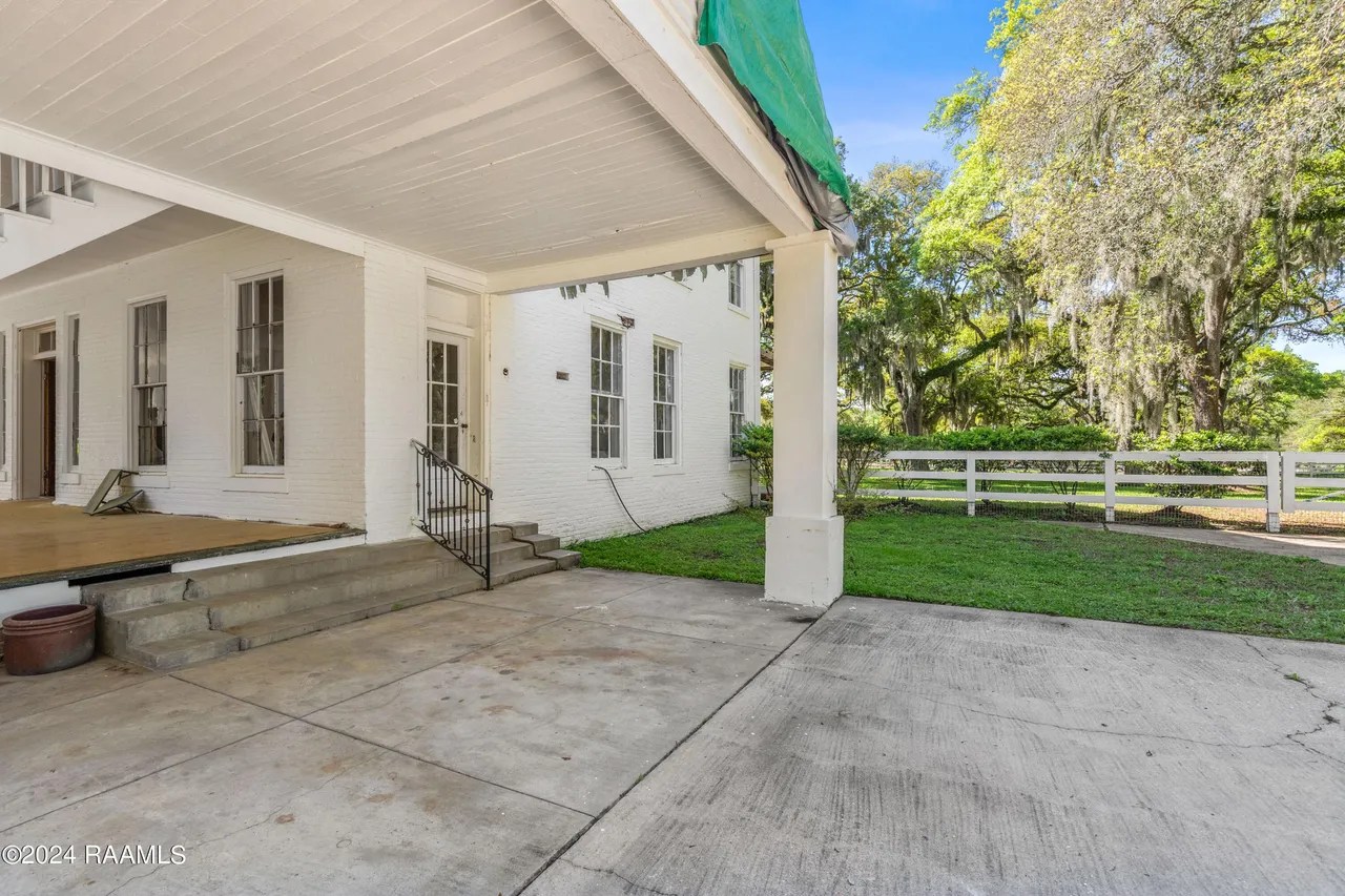 For Sale 9805 Old Jeanerette Rd, Jeanerette, LA 70544