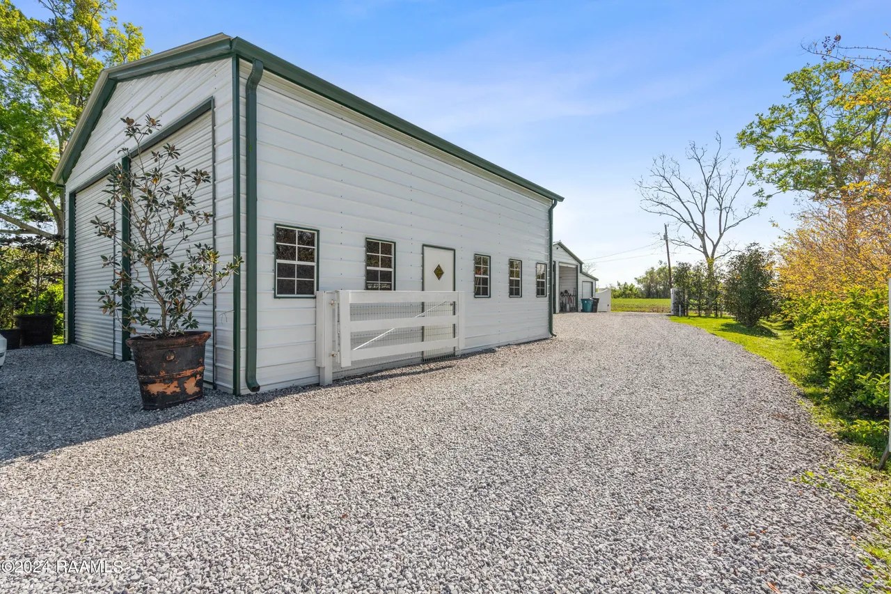 For Sale 9805 Old Jeanerette Rd, Jeanerette, LA 70544