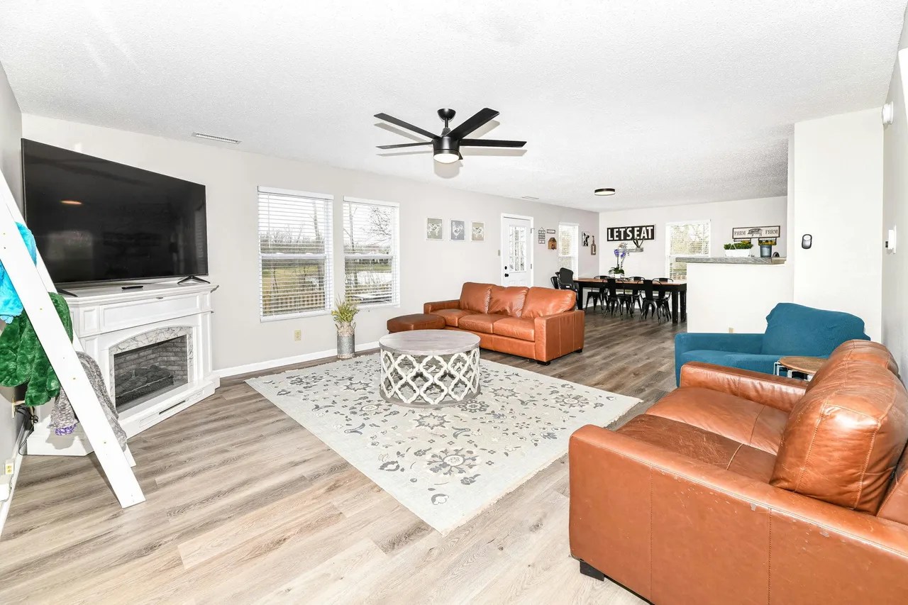 505 Runnymede Ct, Greenfield, IN 46140