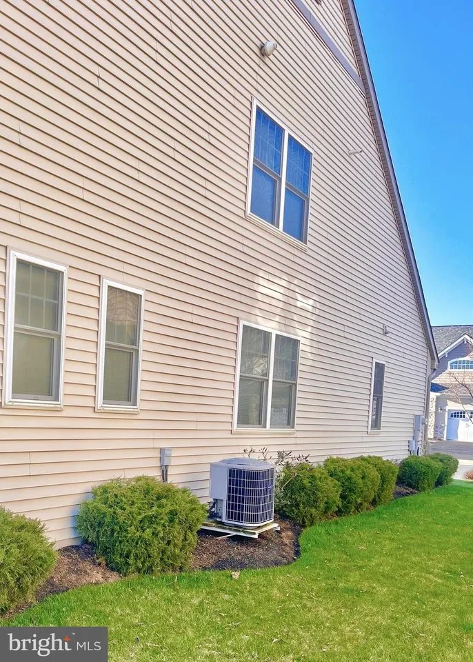 106 Windermere Dr, Palmyra, PA 17078