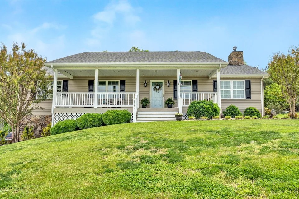 1942 Capital Hill Rd, VA 24121