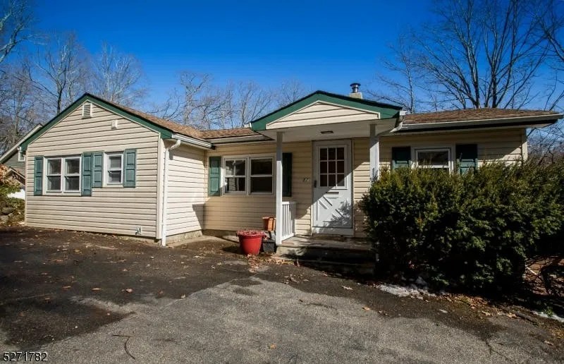 For Sale 77 Lake Shore Rd W, Hardyston, NJ 07460