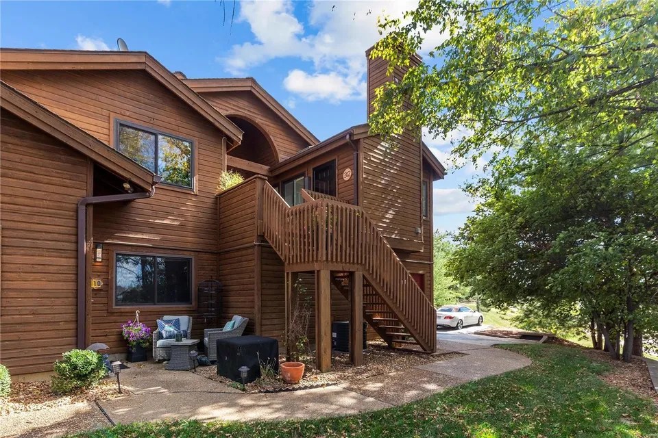 312 Hemingway Ln Unit E, Weldon Spring, MO 63304 229,900
