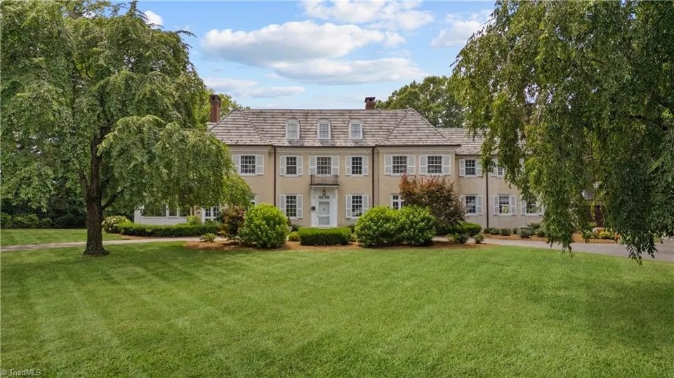 For Sale 112 N Stratford Rd, Winston Salem, NC 27104