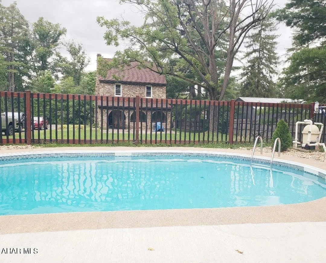 For Sale 1761 Princeton Rd, Altoona, PA 16602