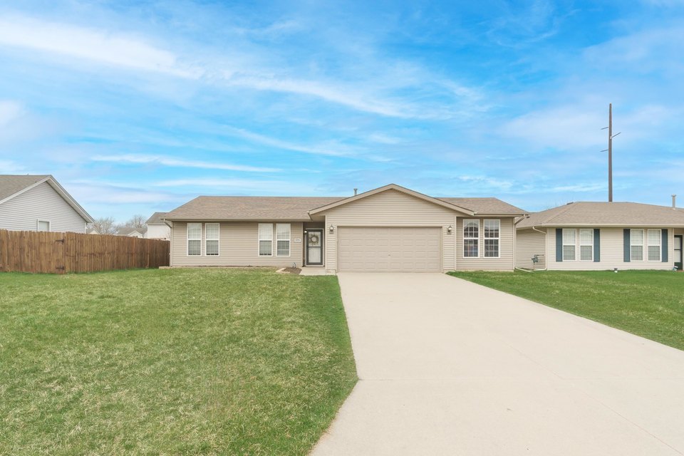 6075 Stateline Rd, South Beloit, IL 61080