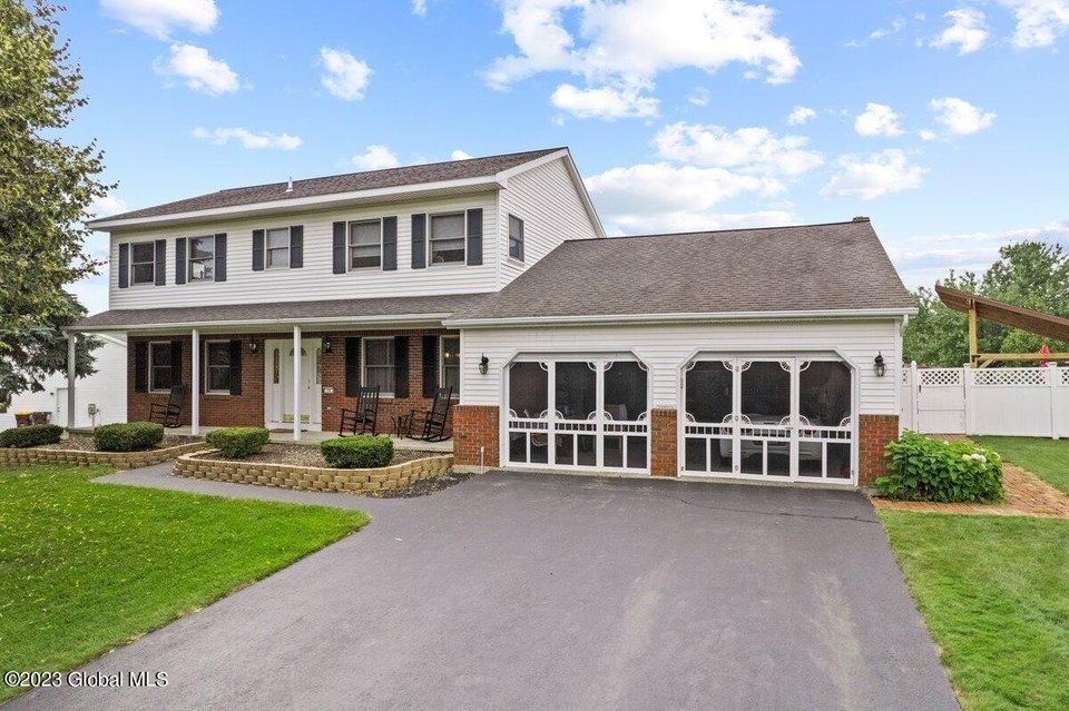 362 Eastline Rd, Ballston Lake, NY 12019