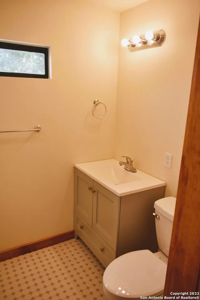 415 10th St, Bandera, TX 78003 Home for Rent