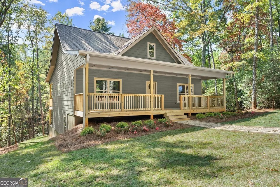380 Old Panther Mill Trl, Clarkesville, GA 30523 399,900