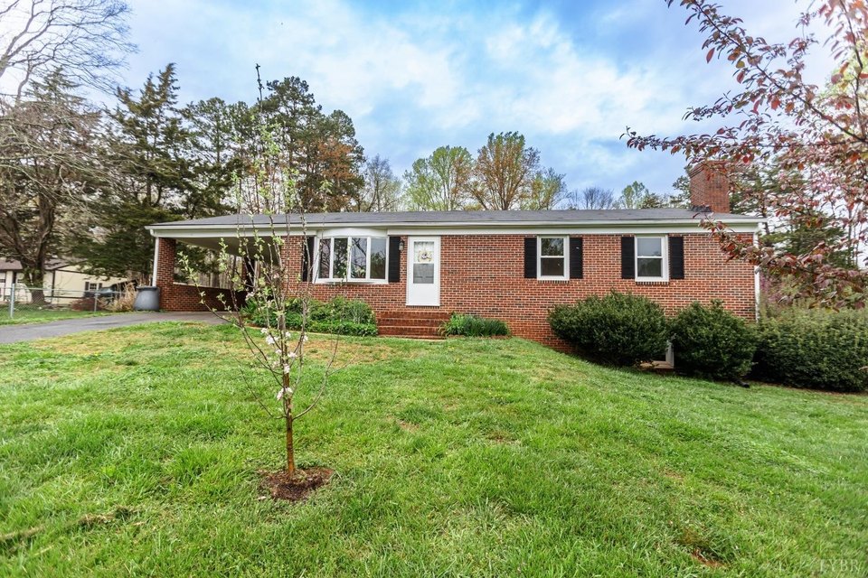 400 Trent Hatchery Rd, Appomattox, VA 24522