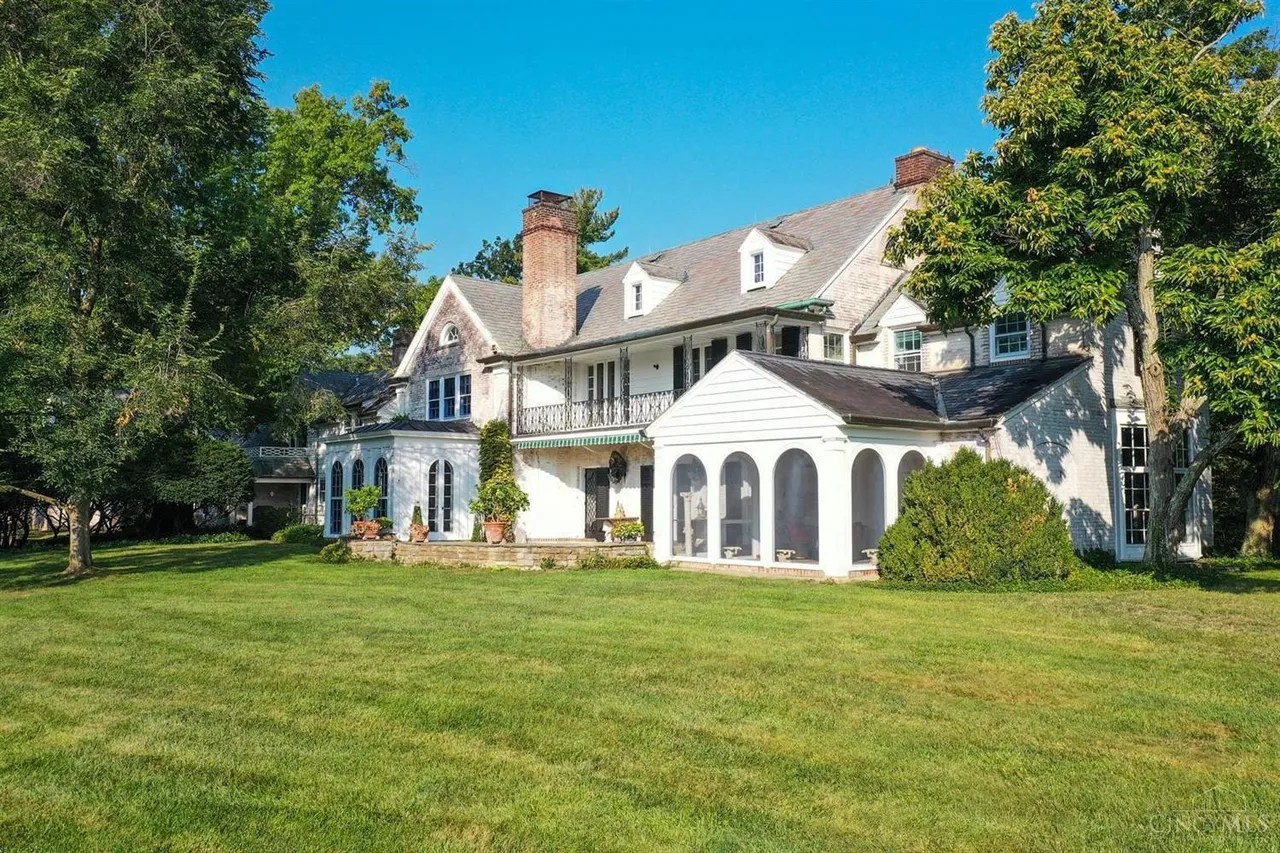 9575 Cunningham Rd, Indian Hill, OH 45243