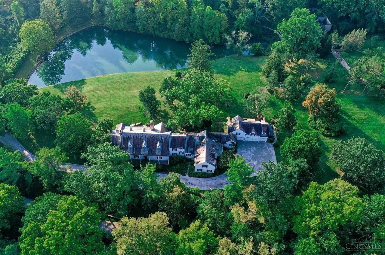 9575 Cunningham Rd, Indian Hill, OH 45243