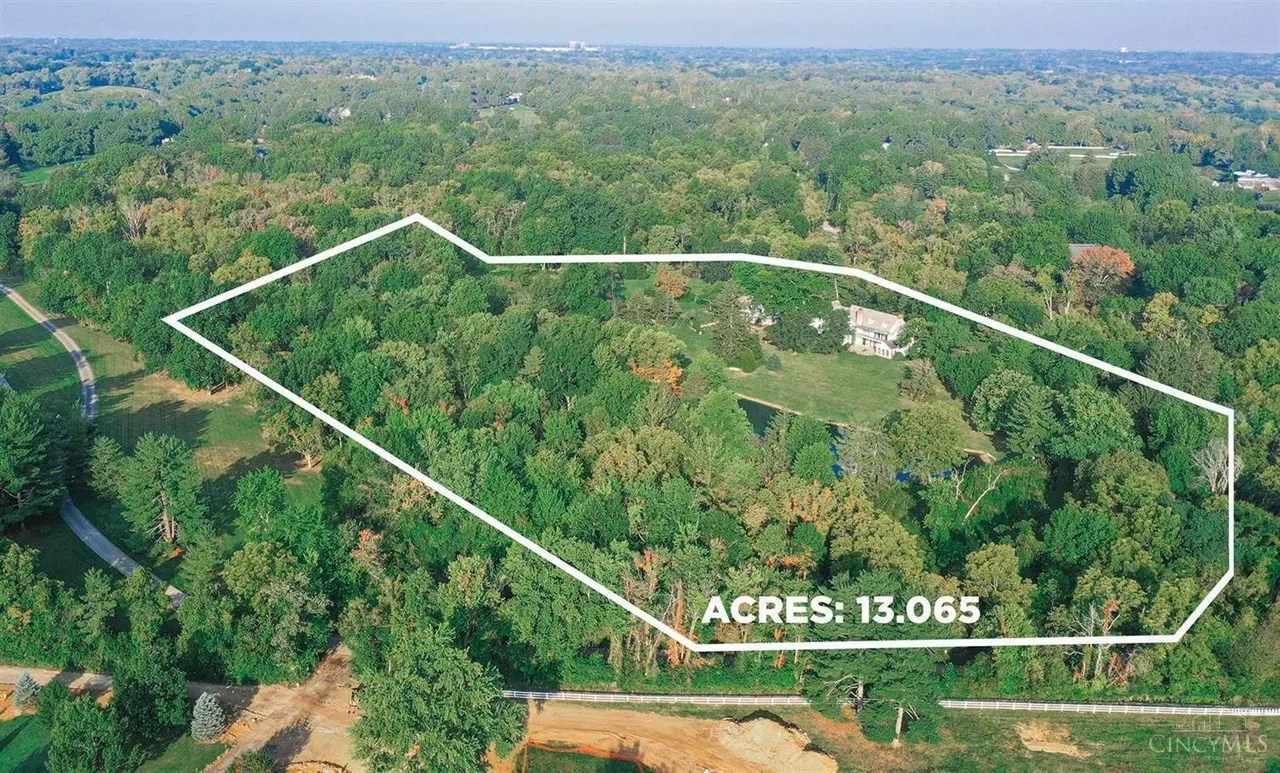 9575 Cunningham Rd, Indian Hill, OH 45243
