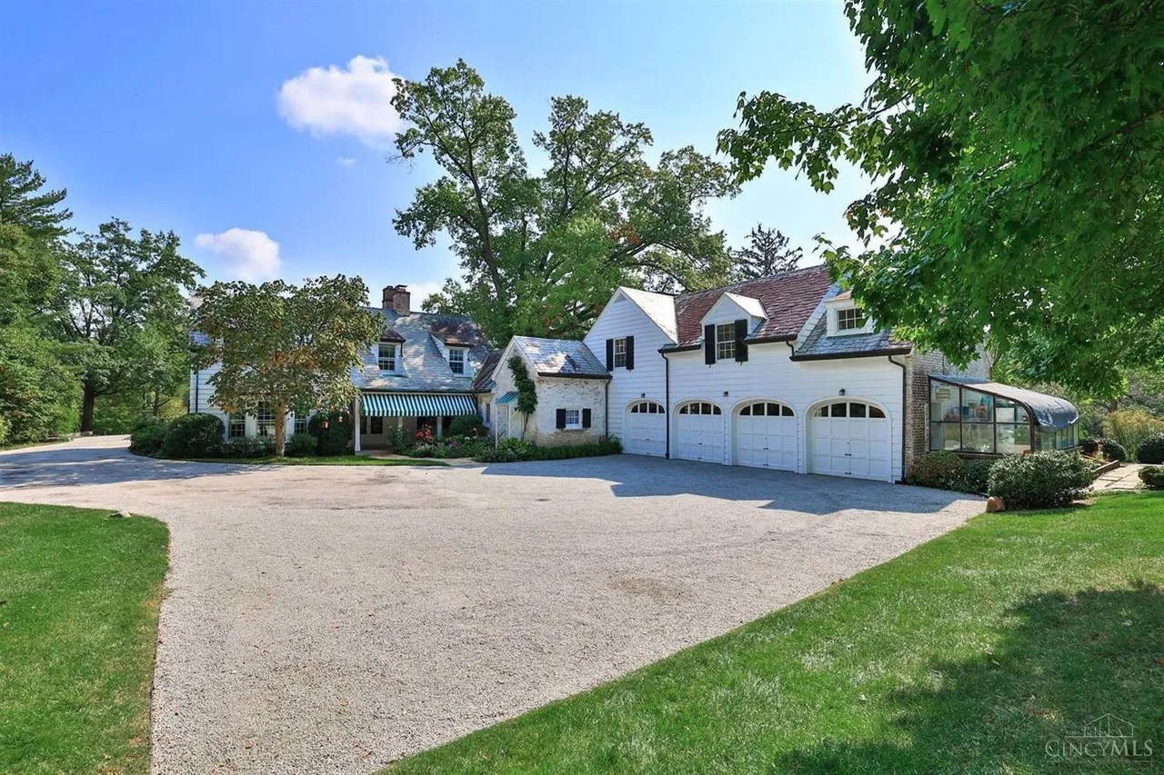 9575 Cunningham Rd, Indian Hill, OH 45243