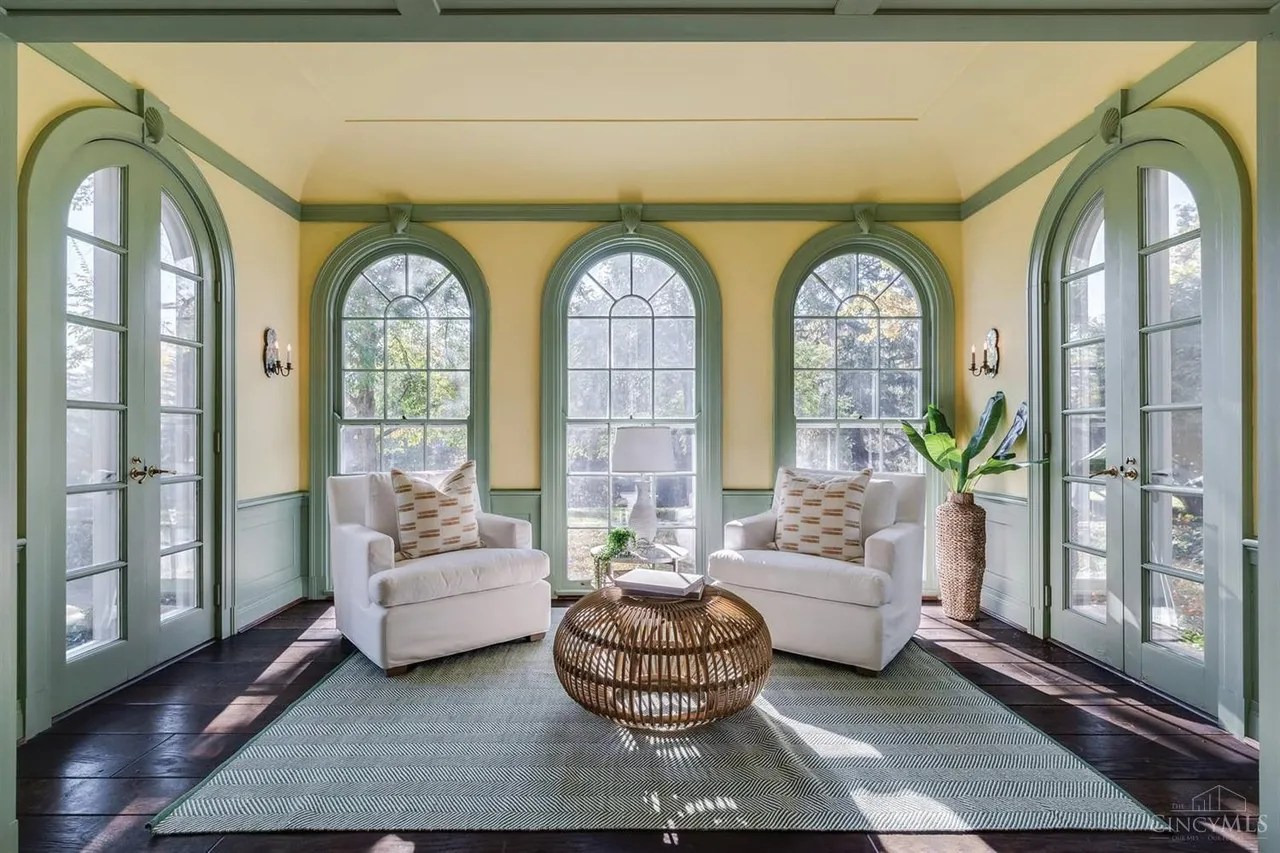 9575 Cunningham Rd, Indian Hill, OH 45243