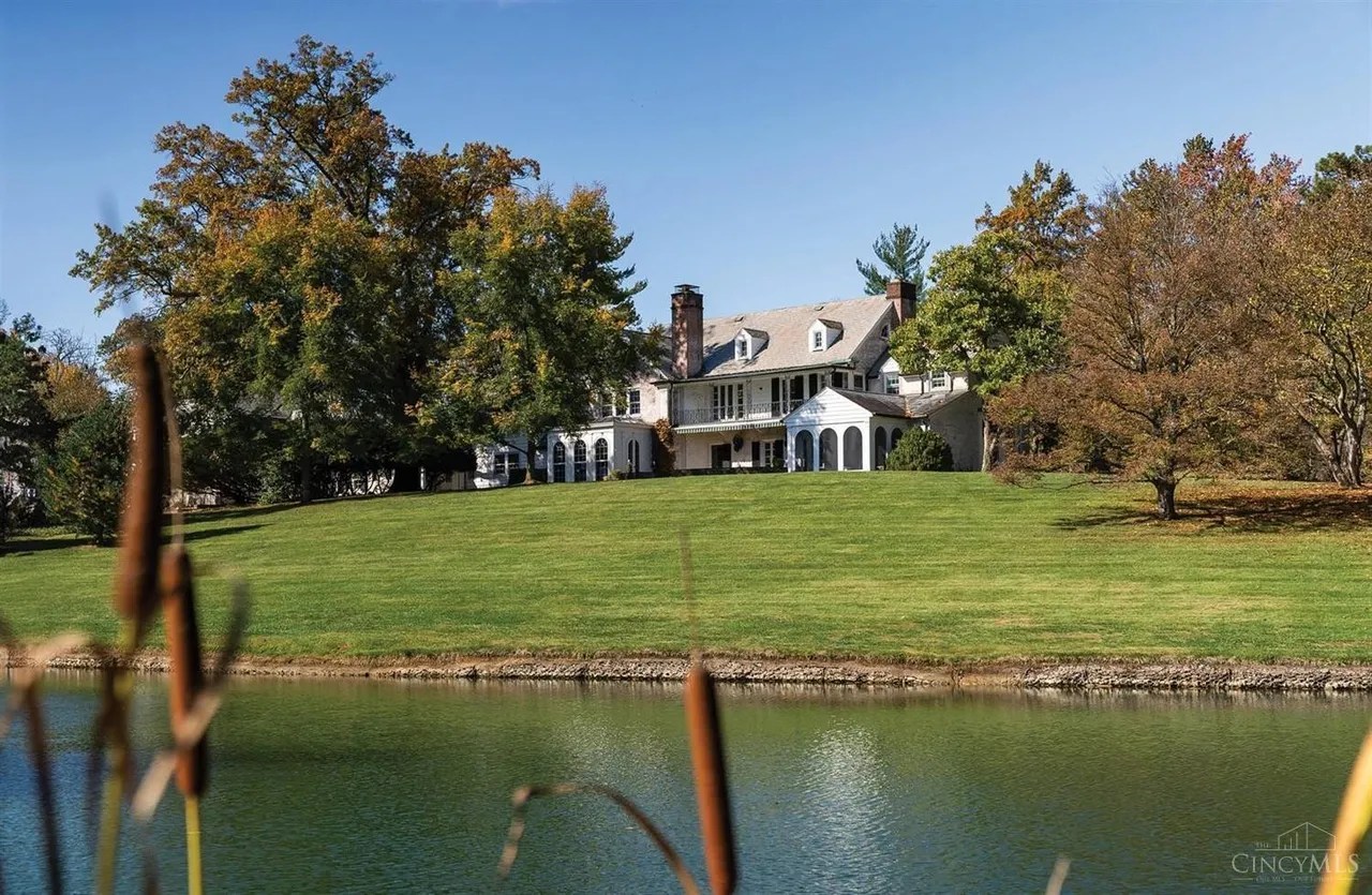 9575 Cunningham Rd, Indian Hill, OH 45243