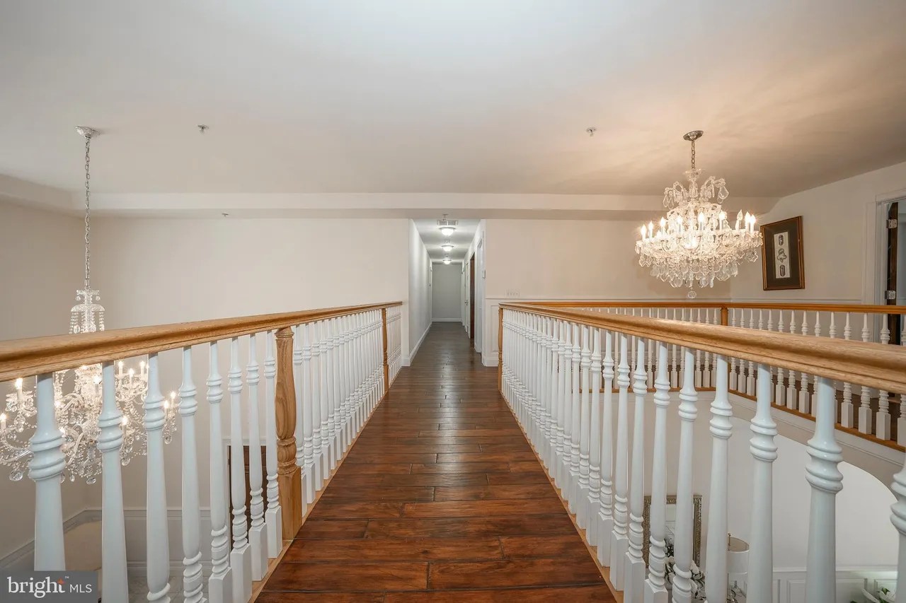 1 Dunminning Rd, Newtown Square, PA 19073 1,445,000