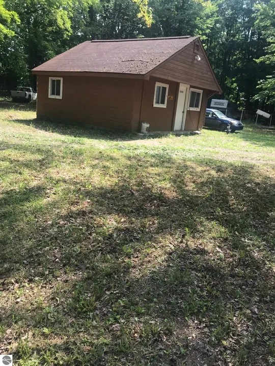 For Sale 7550 Cadillac Hwy, Benzonia, MI 49616