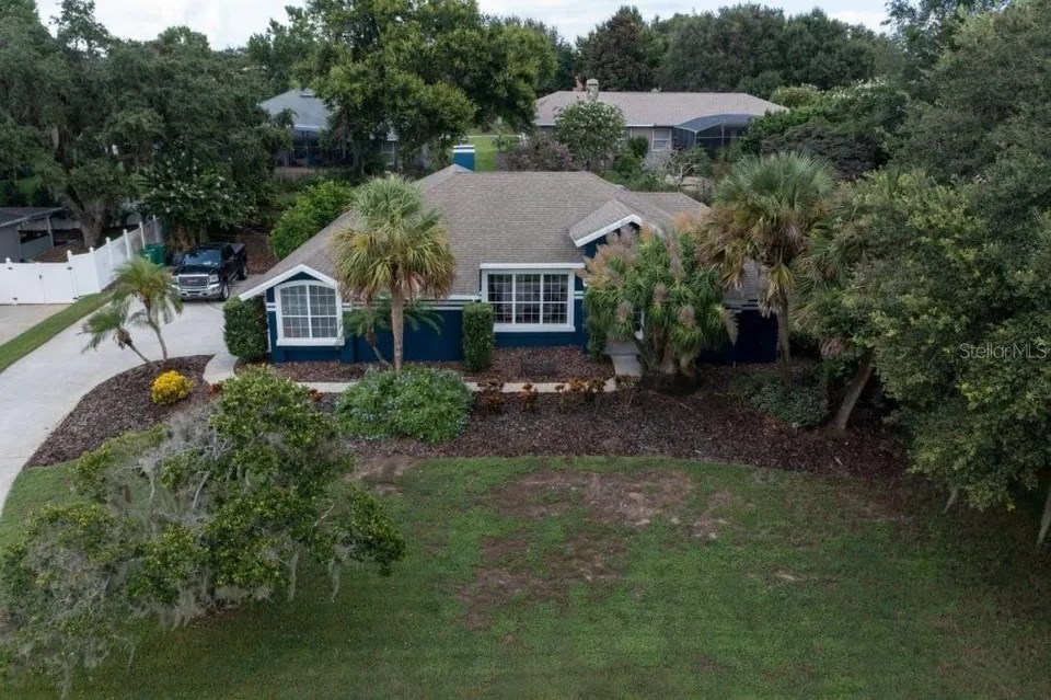 3111 Indian Trl, Eustis, FL 32726