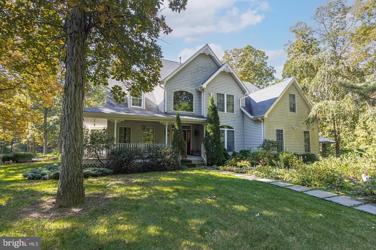 178 Lower Oak Grove Rd, Frenchtown, NJ 08825