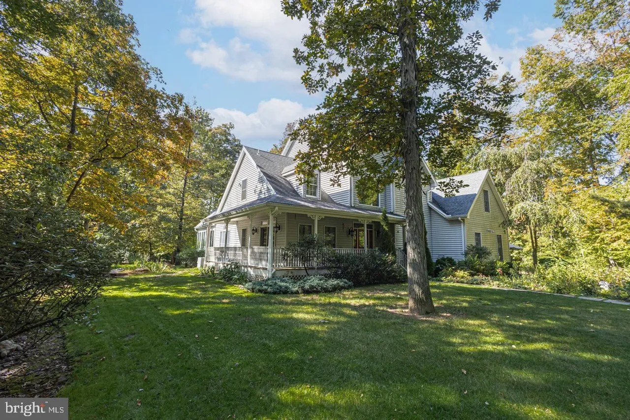 178 Lower Oak Grove Rd, Frenchtown, NJ 08825