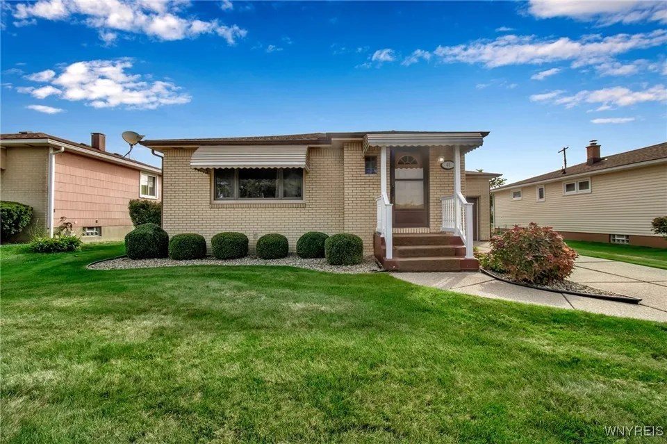 49 Jane Ln, Depew, NY 14043 219,900