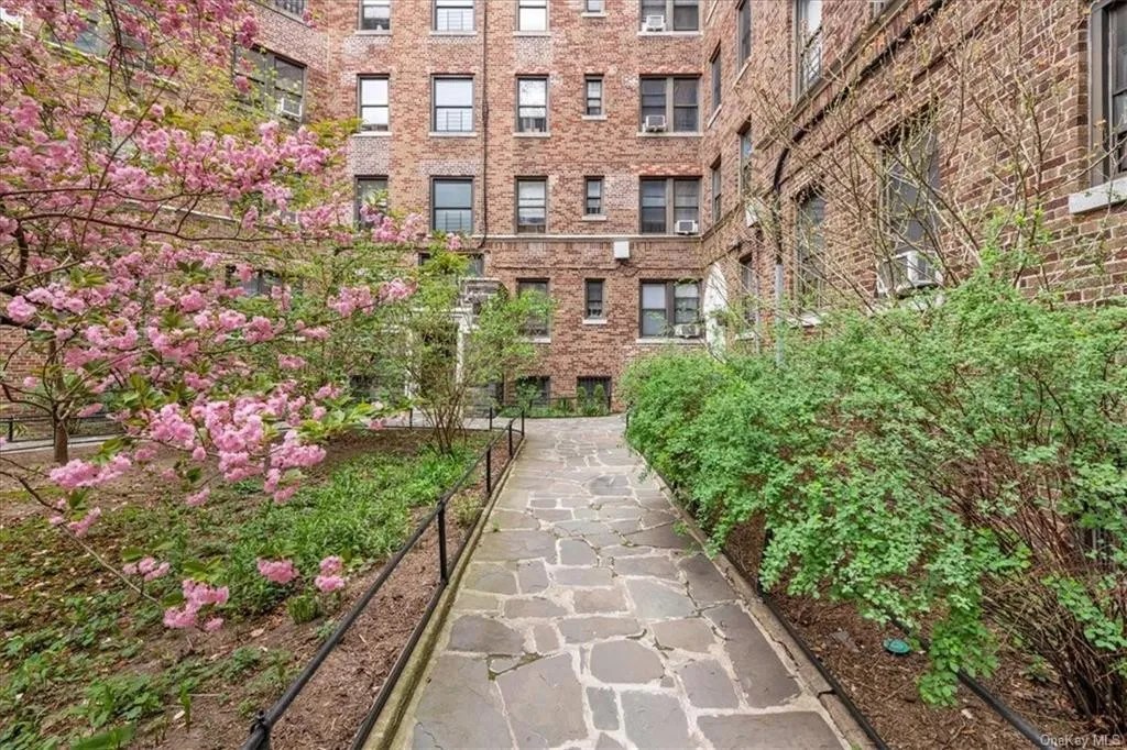 3388 Wayne Ave Apt A32, Bronx, NY 10467