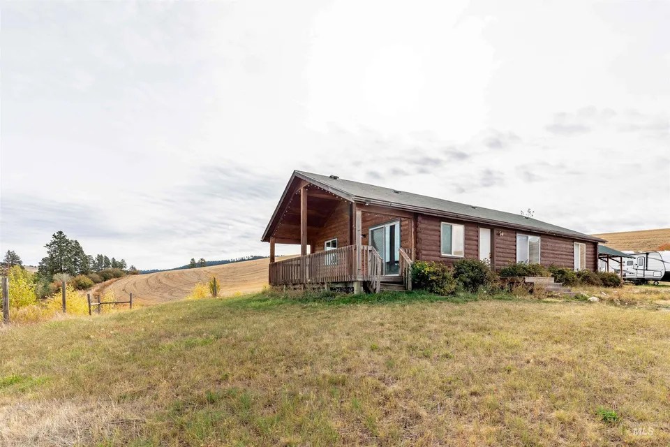 1045 Four Mile Rd, Viola, ID 83872
