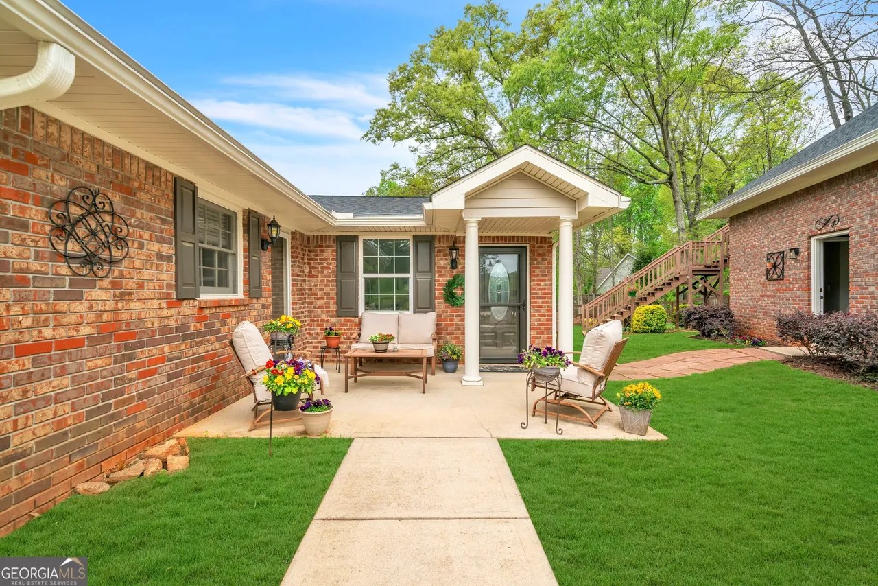 2237 Batesville Rd, Canton, GA 30115