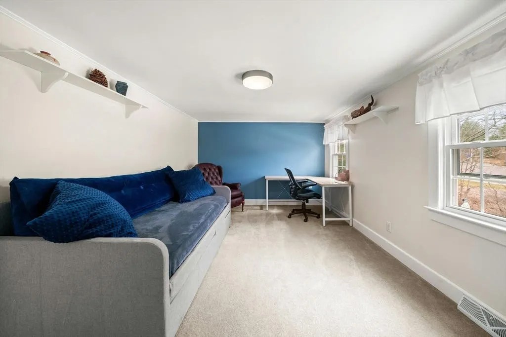 26 Black Cat Rd, Plymouth, MA 02360