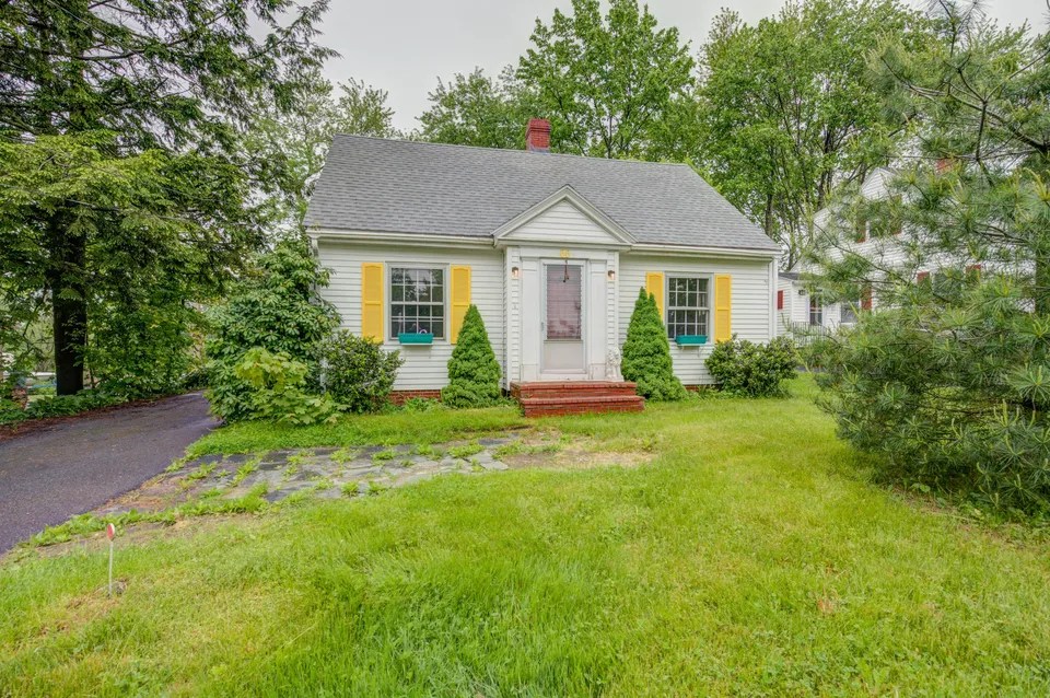 66 Bridgton Rd, Westbrook, ME 04092