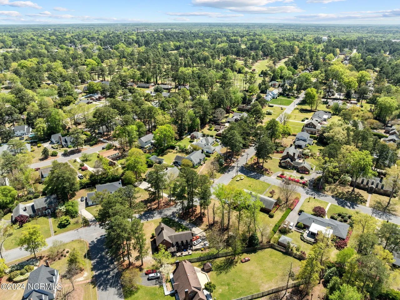 2001 Cambridge Dr, Kinston, NC 28504