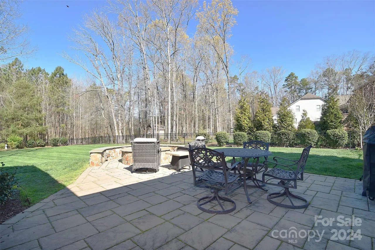 For Sale 3015 Chalet Ln, Matthews, NC 28104
