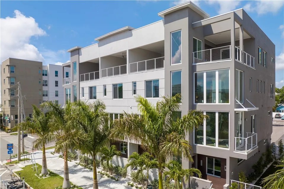 571 4th Ave S, Saint Petersburg, FL 33701 1,399,000