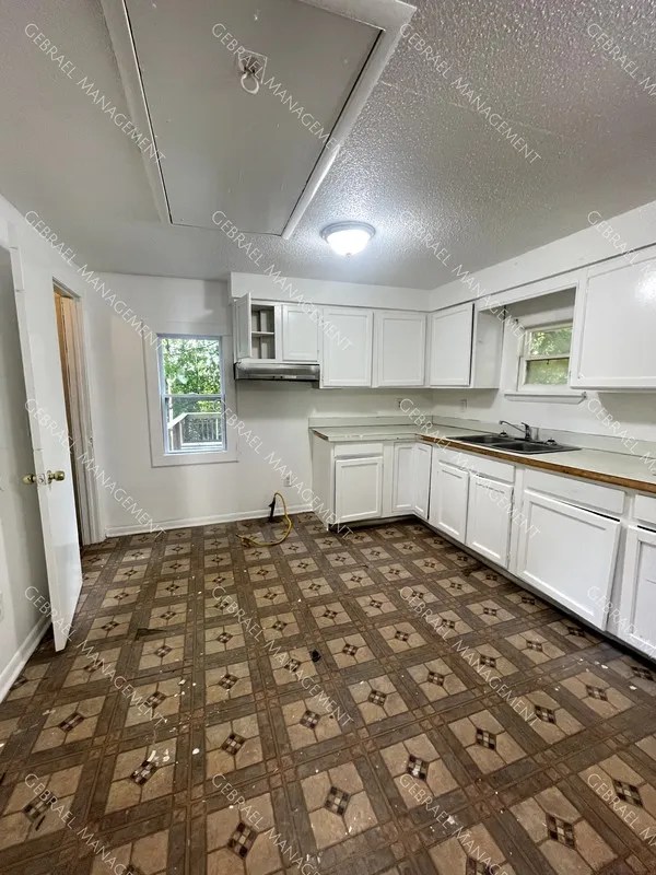 2941 Mackin Rd, Flint, MI 48504 Home for Rent