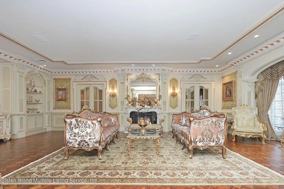 For Sale 177 Benedict Rd, Staten Island, NY 10304