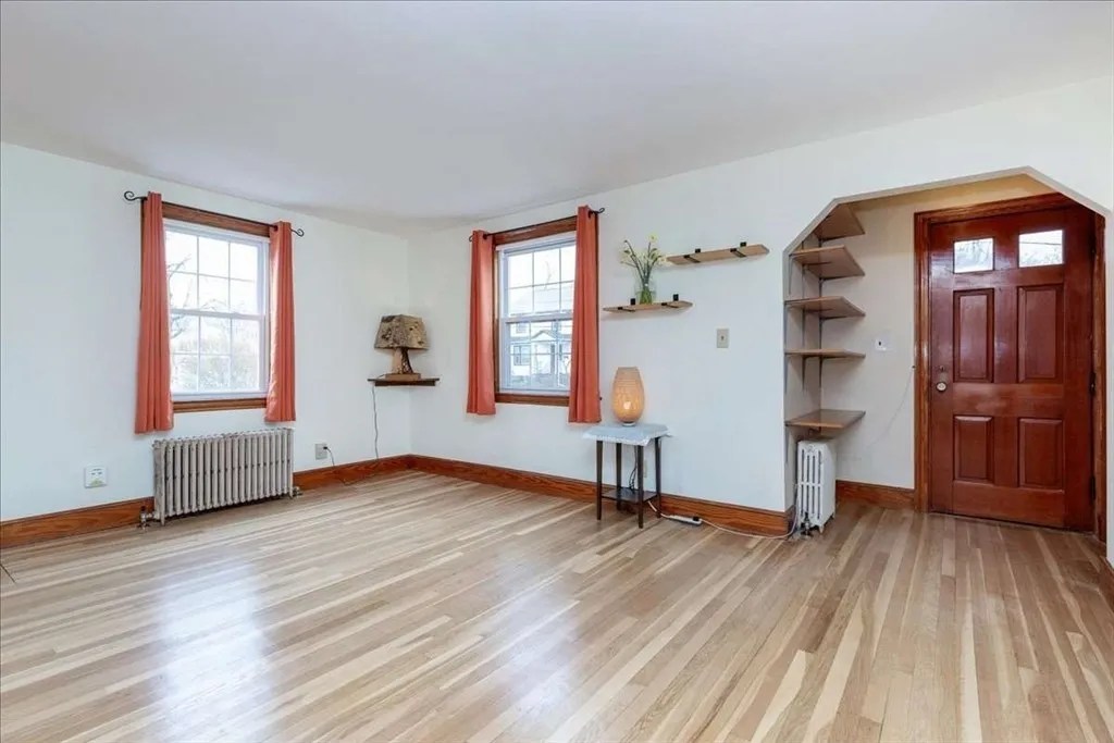 35 Abington Ave, Peabody, MA 01960