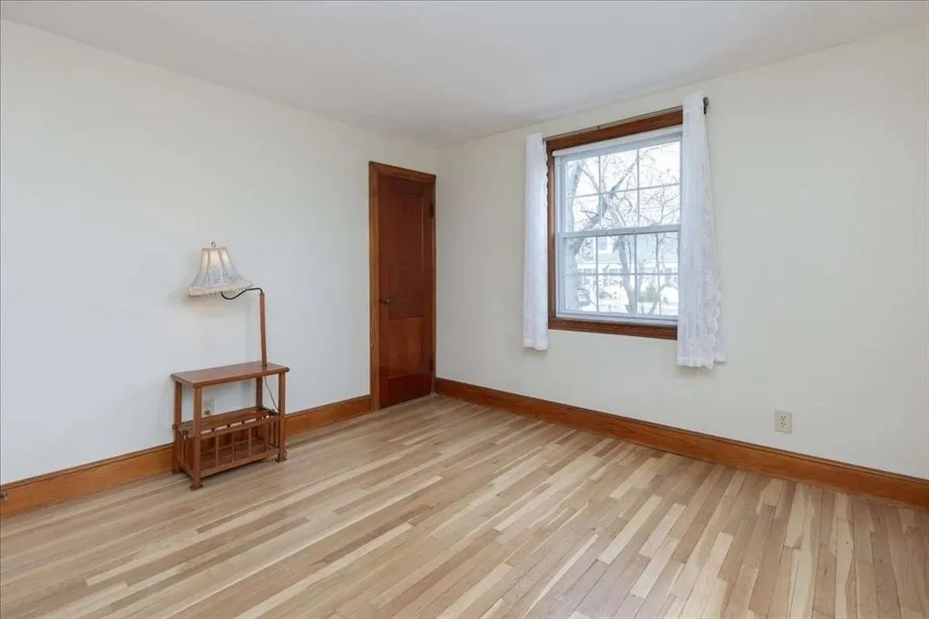 35 Abington Ave, Peabody, MA 01960