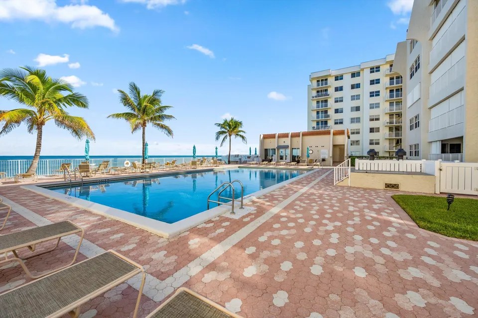 3520 S Ocean Blvd Apt L306, South Palm Beach, FL 33480